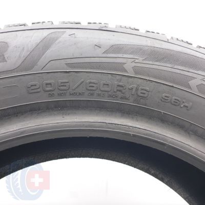 4. Opona 205/60 R16 1x GOODYEAR 96H XL UltraGrip Performance 3 Zimowa 2025 8mm