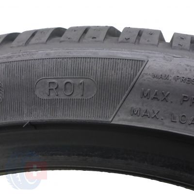 7. 2 x DUNLOP 235/40 R19  96V XL SP Winter Sport 3D Zima 7mm