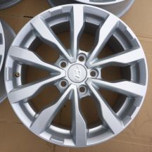2. 4x Alufelgi 17 HYUNDAI 5x114,3 7J Et50 Kona i30 Santa Fe III / IV Tucson iX35 TPMS