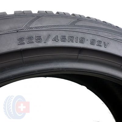 6. 2 x FALKEN 225/45 R19 92V Eurowinter HS01 Zima 7.2-7.7mm