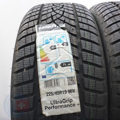 2. Opony 225/45 R19 2 x GOODYEAR 96V XL UltraGrip Perf+ Zimowe 2019 