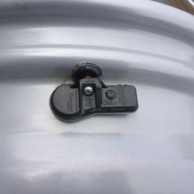 9. 4x Alufelgi 17 HYUNDAI 5x114,3 7J Et50 Kona i30 Santa Fe III / IV Tucson iX35 TPMS