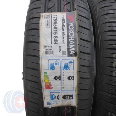 2. 2 x YOKOHAMA 175/65 R15 84T BluEart AE 01 Lato 2015 